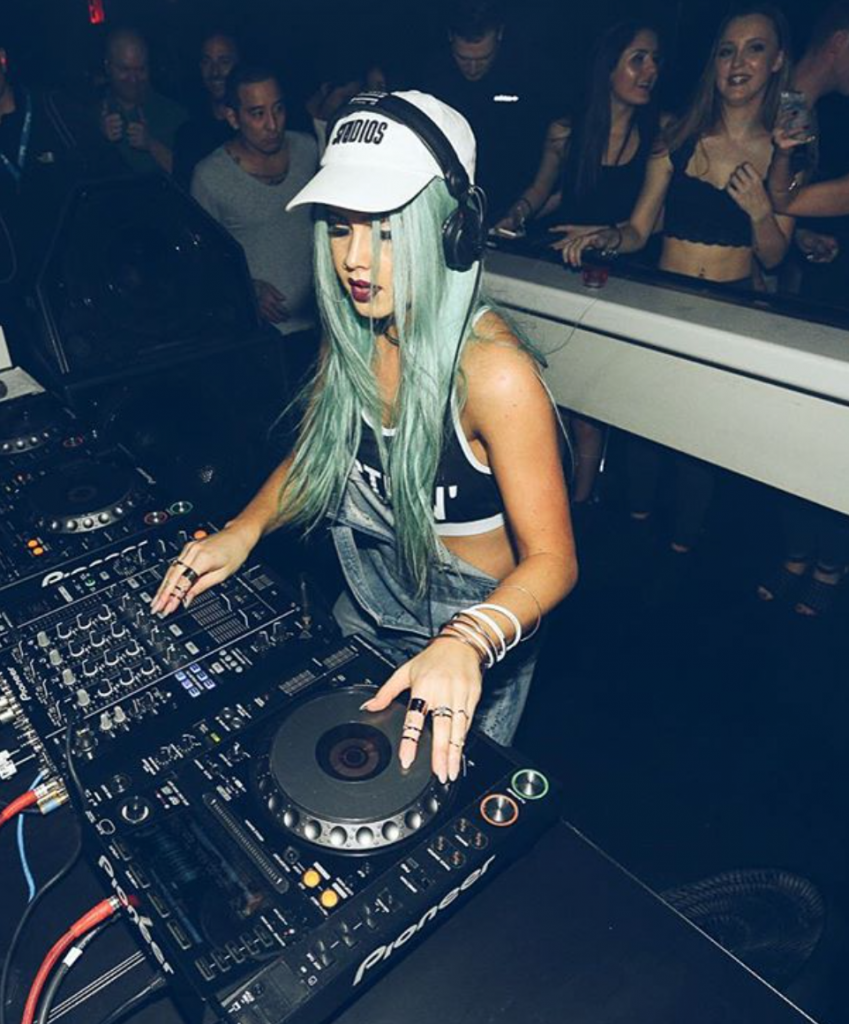 Giovane dj Tigerlily