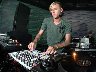 Richie Hawtin, considerato uno dei maggiori musicisti elettronici degli anni novanta