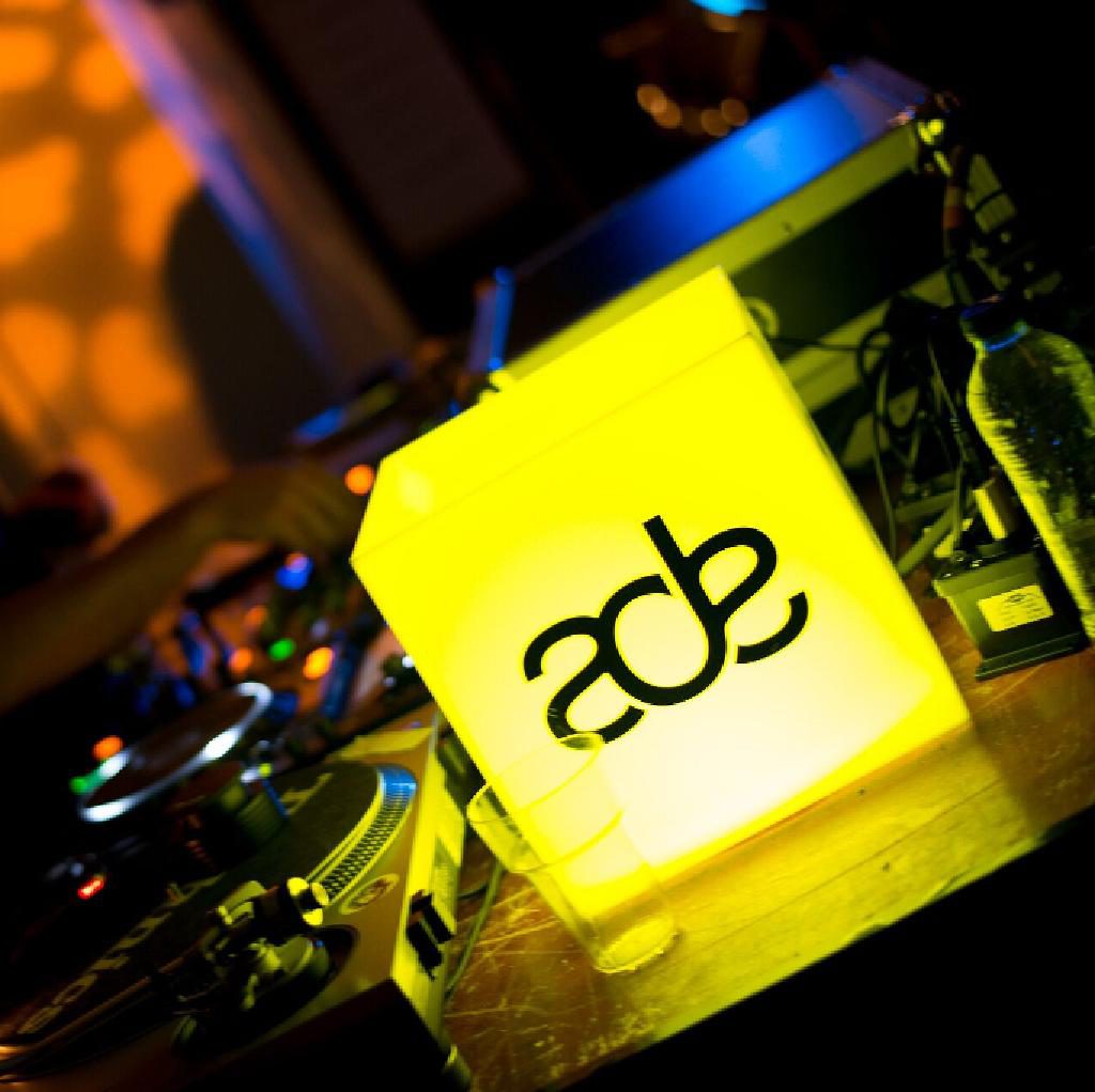 ADE logo cube