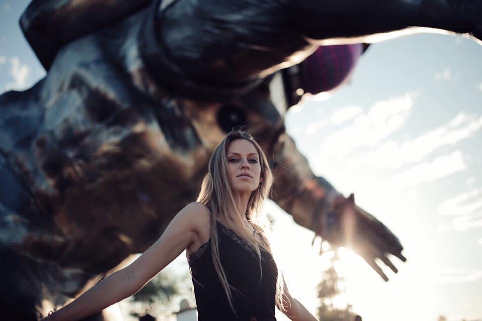 Nora En Pure