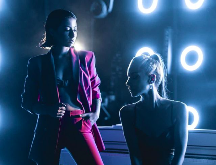 Giolì & Assia - Rollercoaster (Official Video)