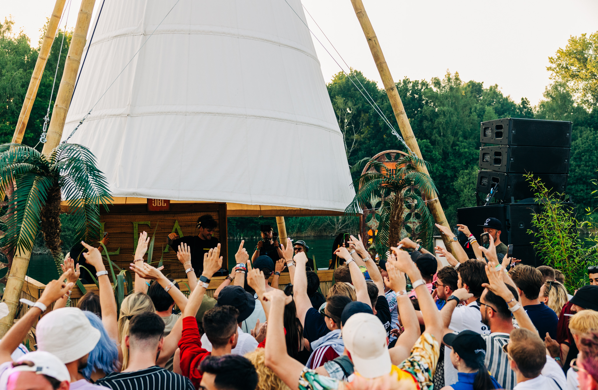 Tomorrowland Belgium 2022 (W1) Leaf by JBL Stage | youBEAT®