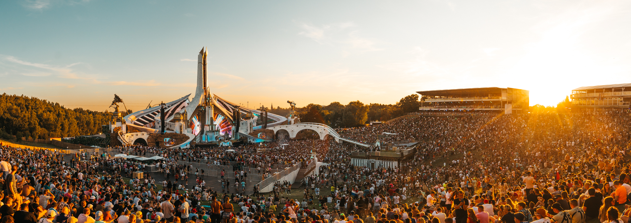 Tomorrowland Belgum 2022 Mainstage - TML2022--ALIVECOVERAGE - TML2022-2B4A2476-Pano-PW