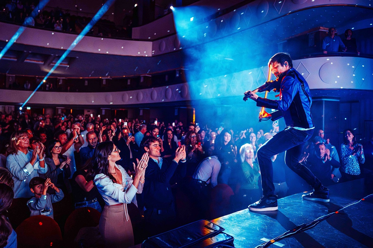 Andrea Casta teatro Lirico g.- gaber Milano prime file