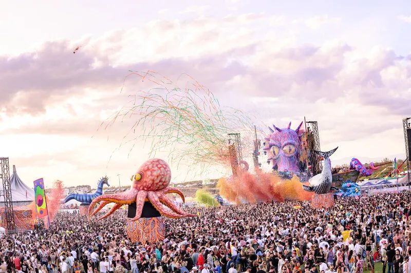 elrow town italy